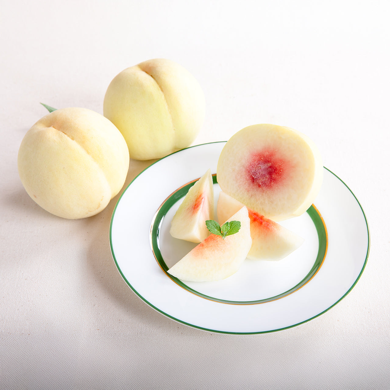 【Snow Peach】250g~290g × 3個入　(化粧箱入)